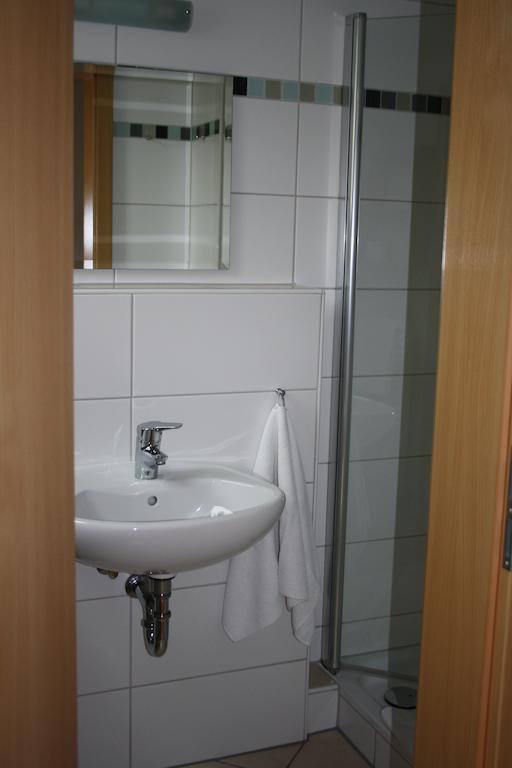 Weingut Goeres Hotel Briedel Kamer foto
