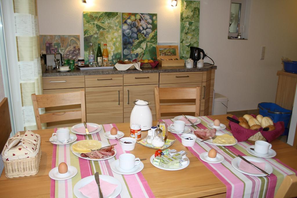 Weingut Goeres Hotel Briedel Kamer foto