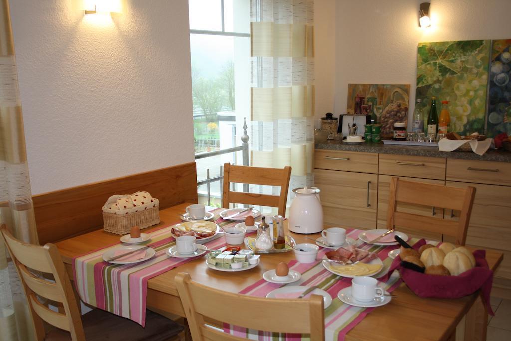Weingut Goeres Hotel Briedel Kamer foto