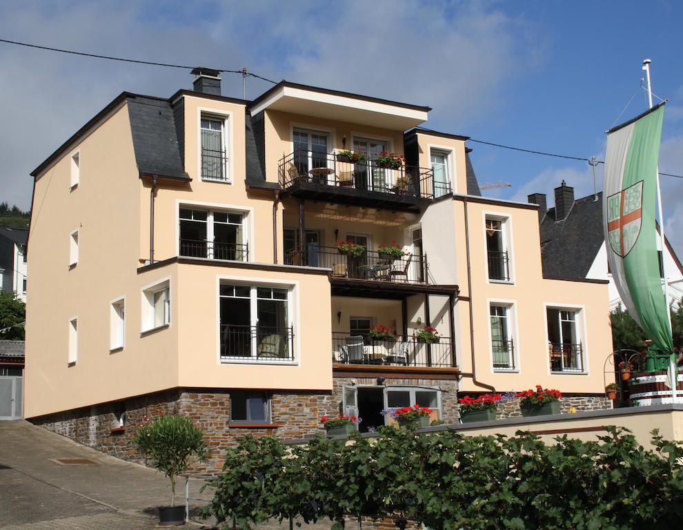 Weingut Goeres Hotel Briedel Buitenkant foto