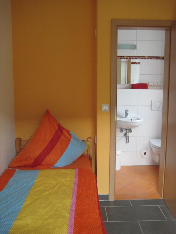 Weingut Goeres Hotel Briedel Kamer foto