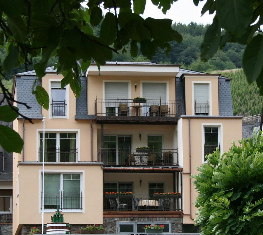 Weingut Goeres Hotel Briedel Buitenkant foto