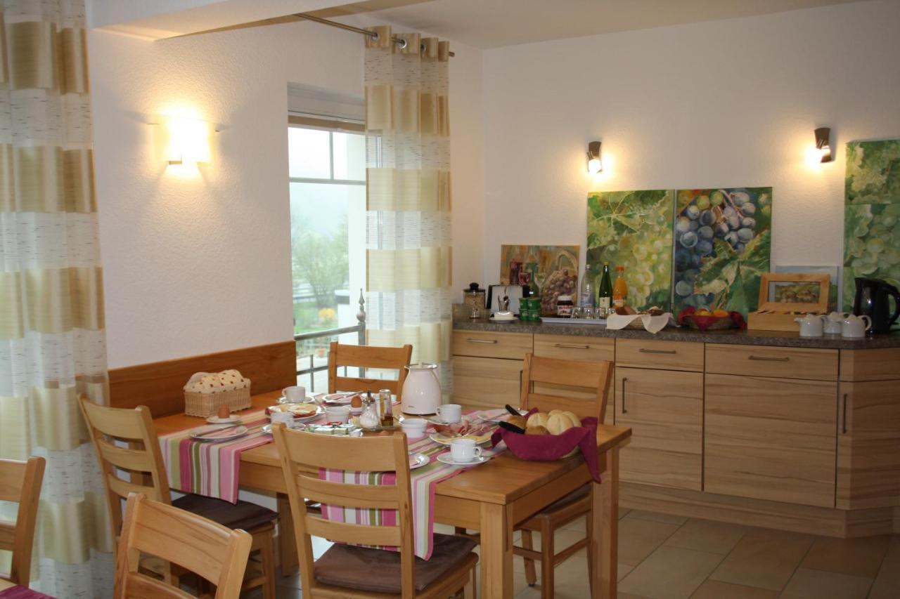 Weingut Goeres Hotel Briedel Buitenkant foto